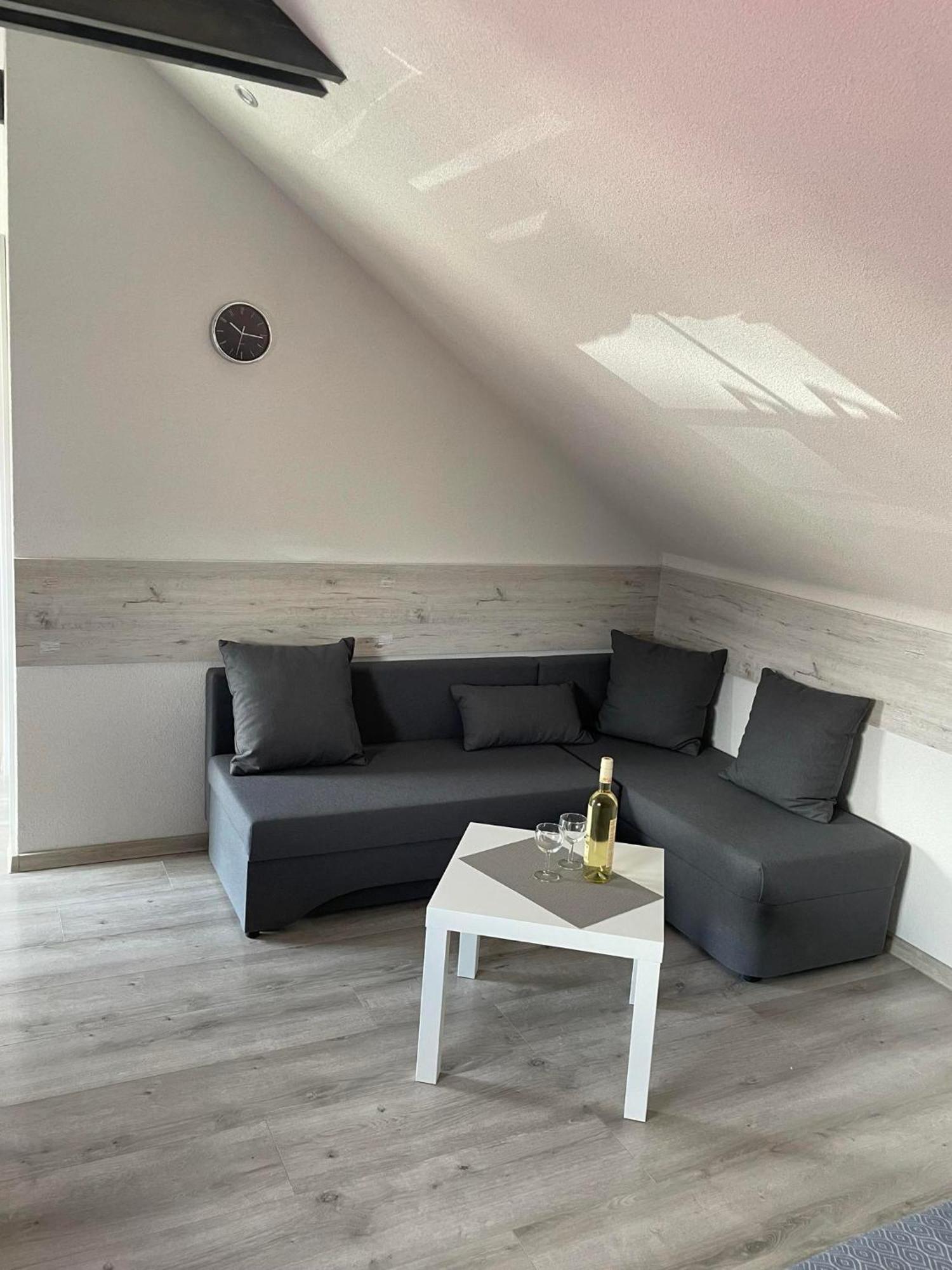 Apartmánový dom Stela Besenova Exterior foto