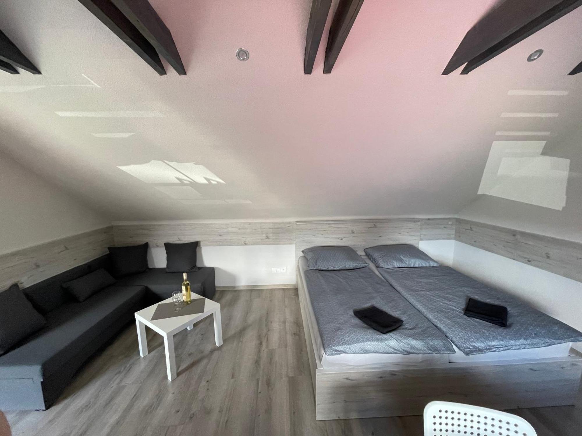 Apartmánový dom Stela Besenova Exterior foto