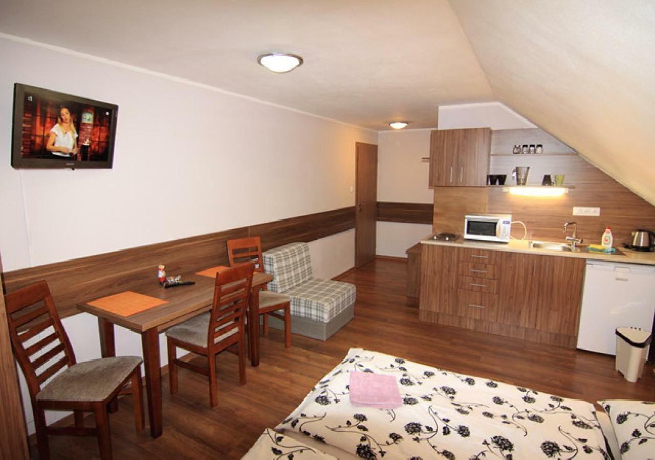 Apartmánový dom Stela Besenova Exterior foto